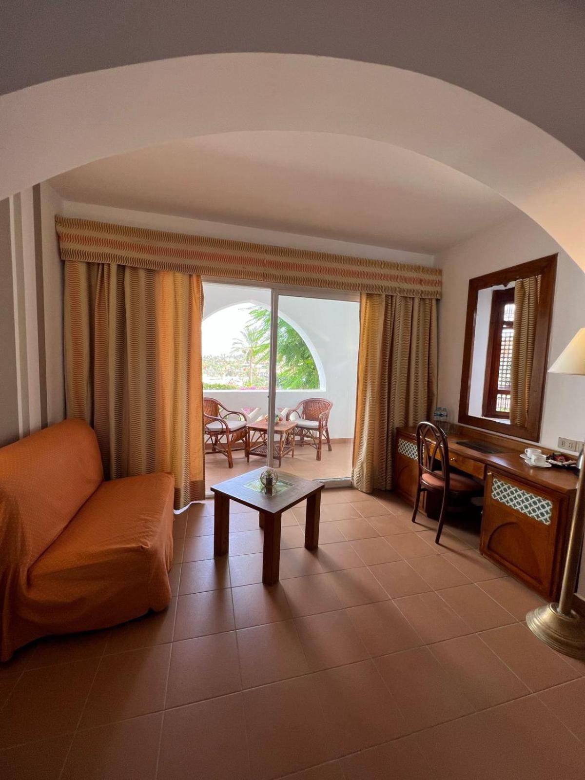 Hotel Domina Coral Bay Oasis à Charm el-Cheikh Extérieur photo